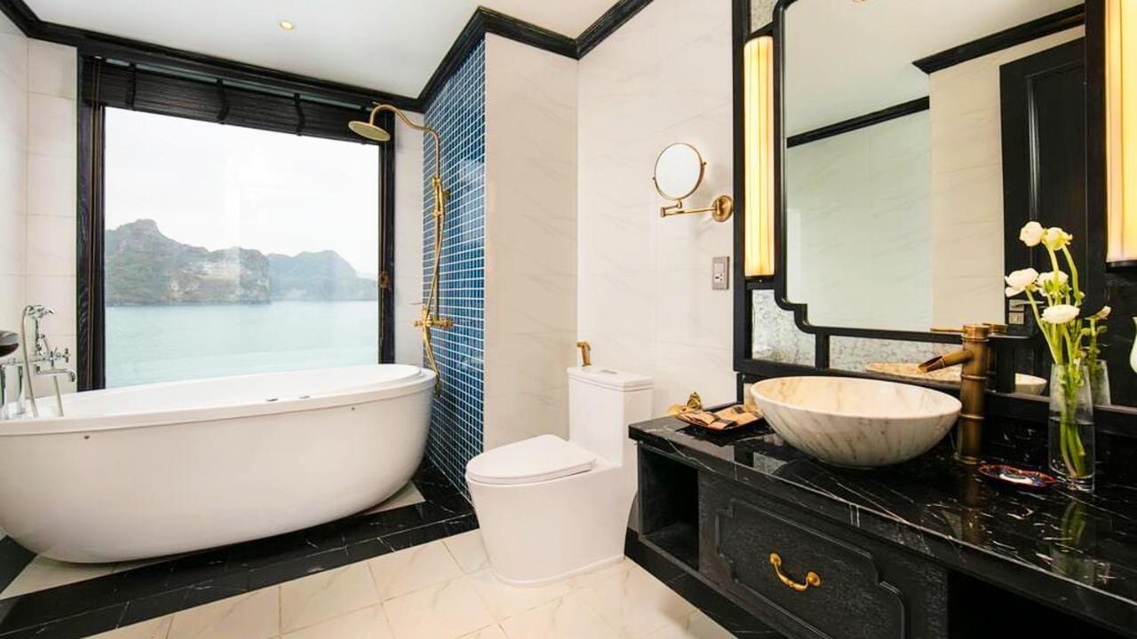Lotus Elegance Cruise Hotel Ha Long Exterior photo