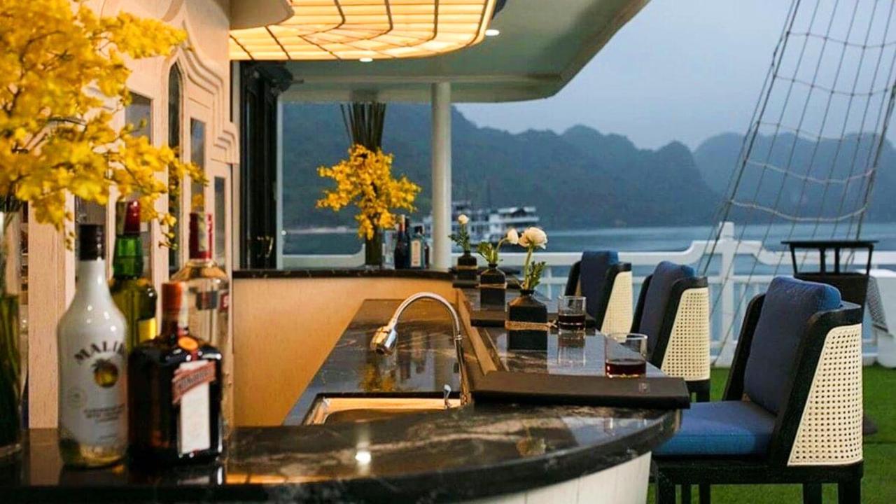 Lotus Elegance Cruise Hotel Ha Long Exterior photo