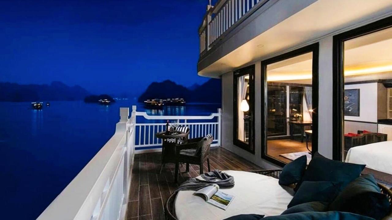 Lotus Elegance Cruise Hotel Ha Long Exterior photo
