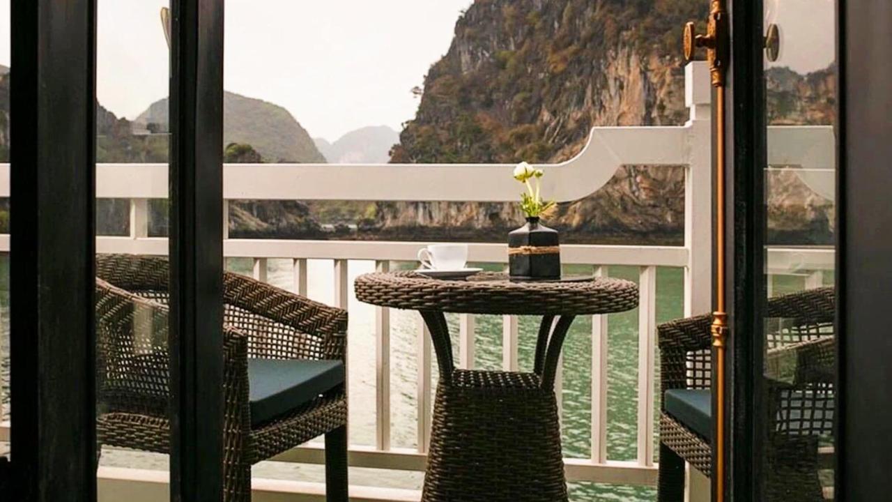 Lotus Elegance Cruise Hotel Ha Long Exterior photo