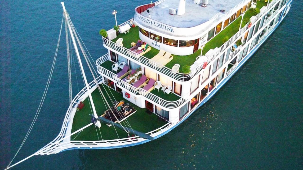 Lotus Elegance Cruise Hotel Ha Long Exterior photo