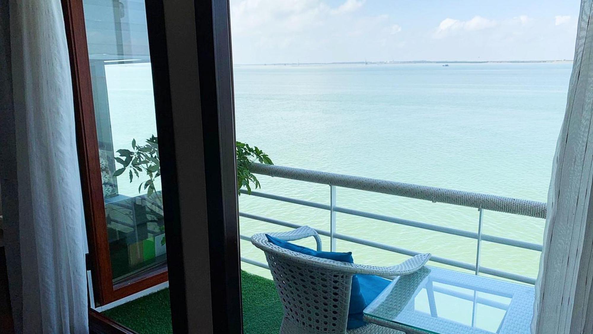 Lotus Elegance Cruise Hotel Ha Long Exterior photo