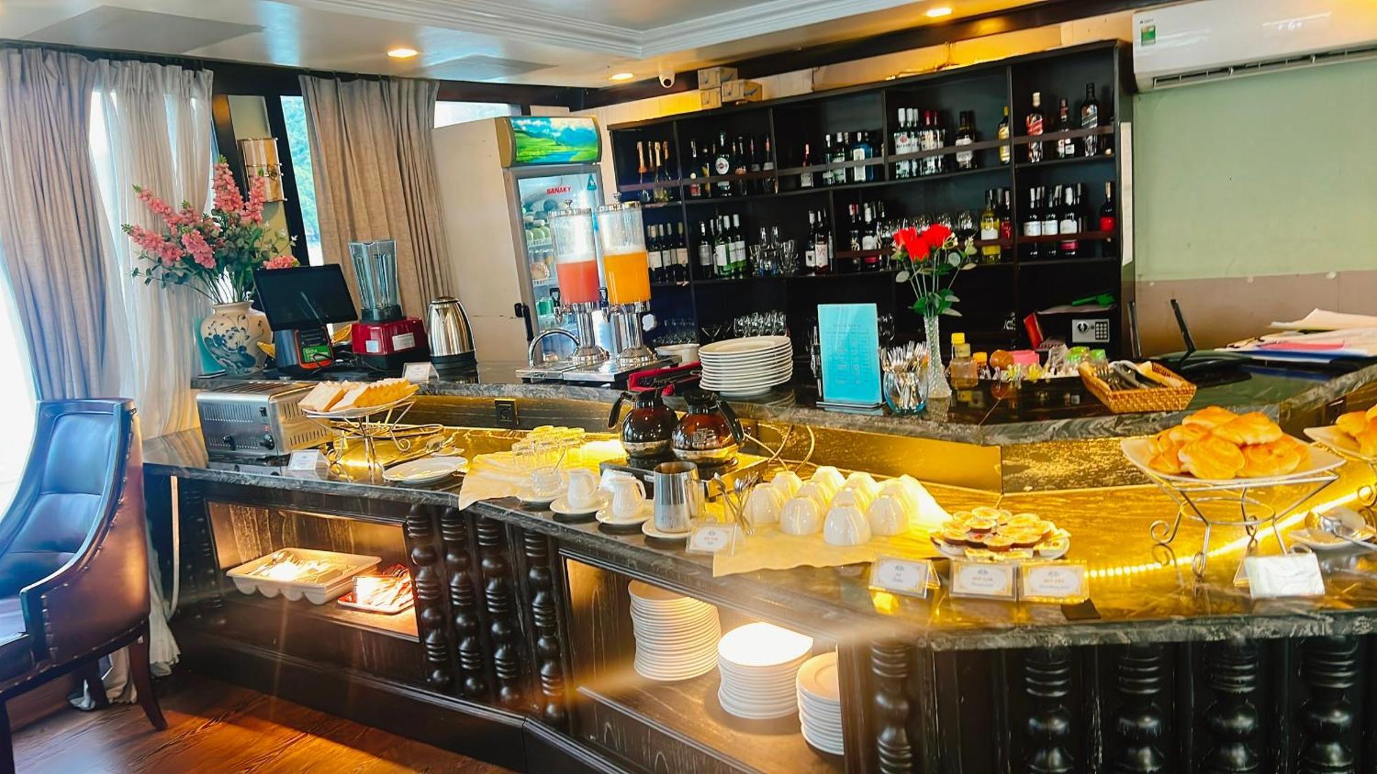 Lotus Elegance Cruise Hotel Ha Long Exterior photo