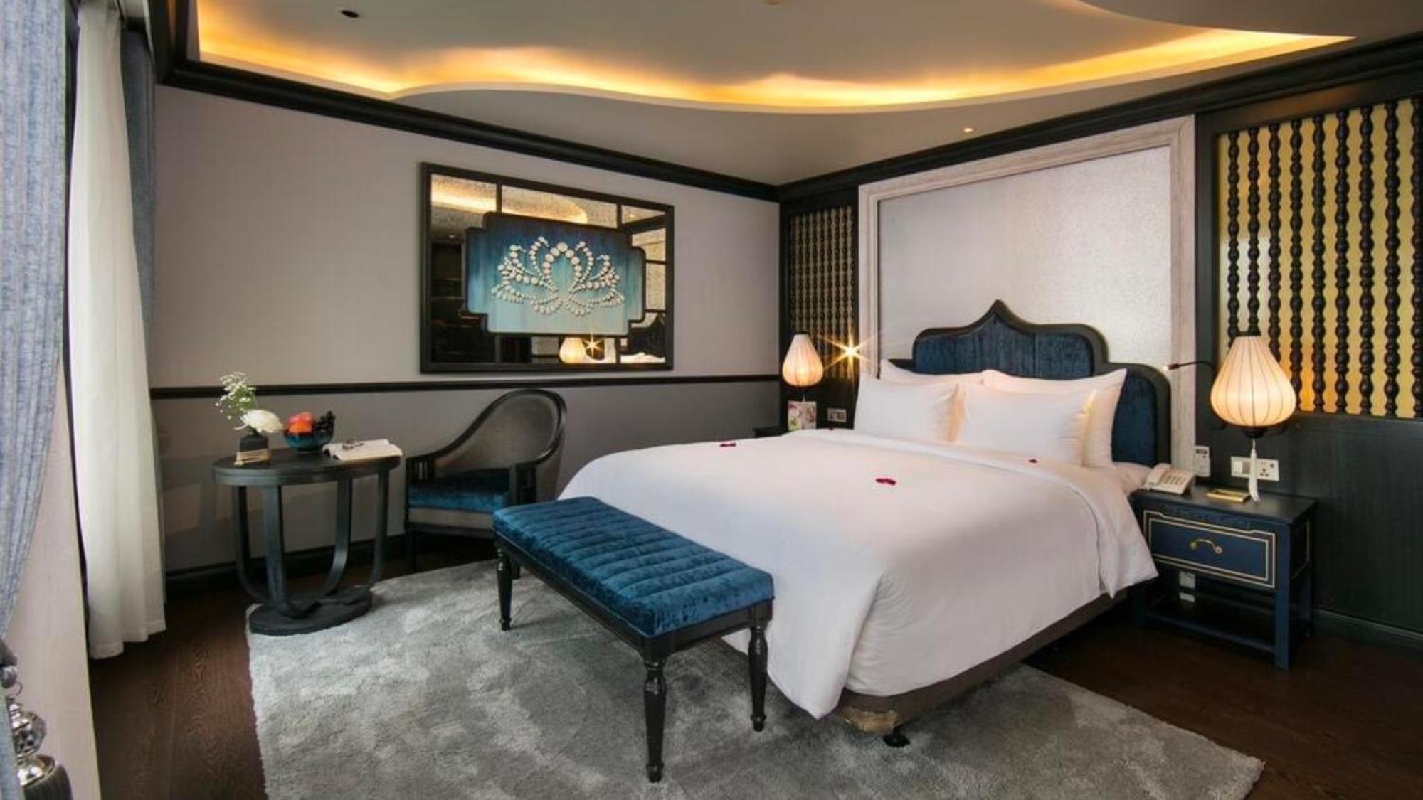 Lotus Elegance Cruise Hotel Ha Long Exterior photo