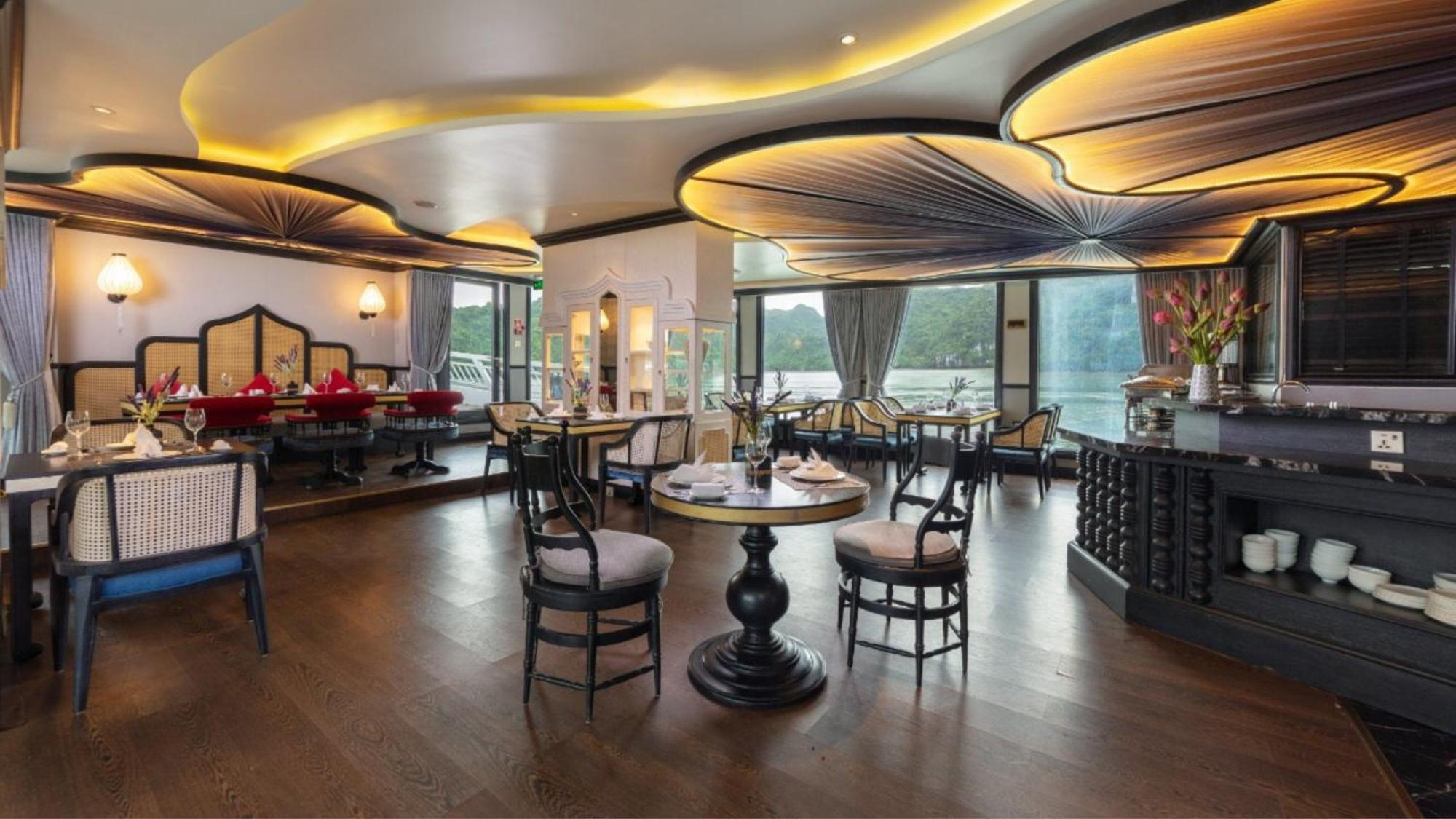 Lotus Elegance Cruise Hotel Ha Long Exterior photo