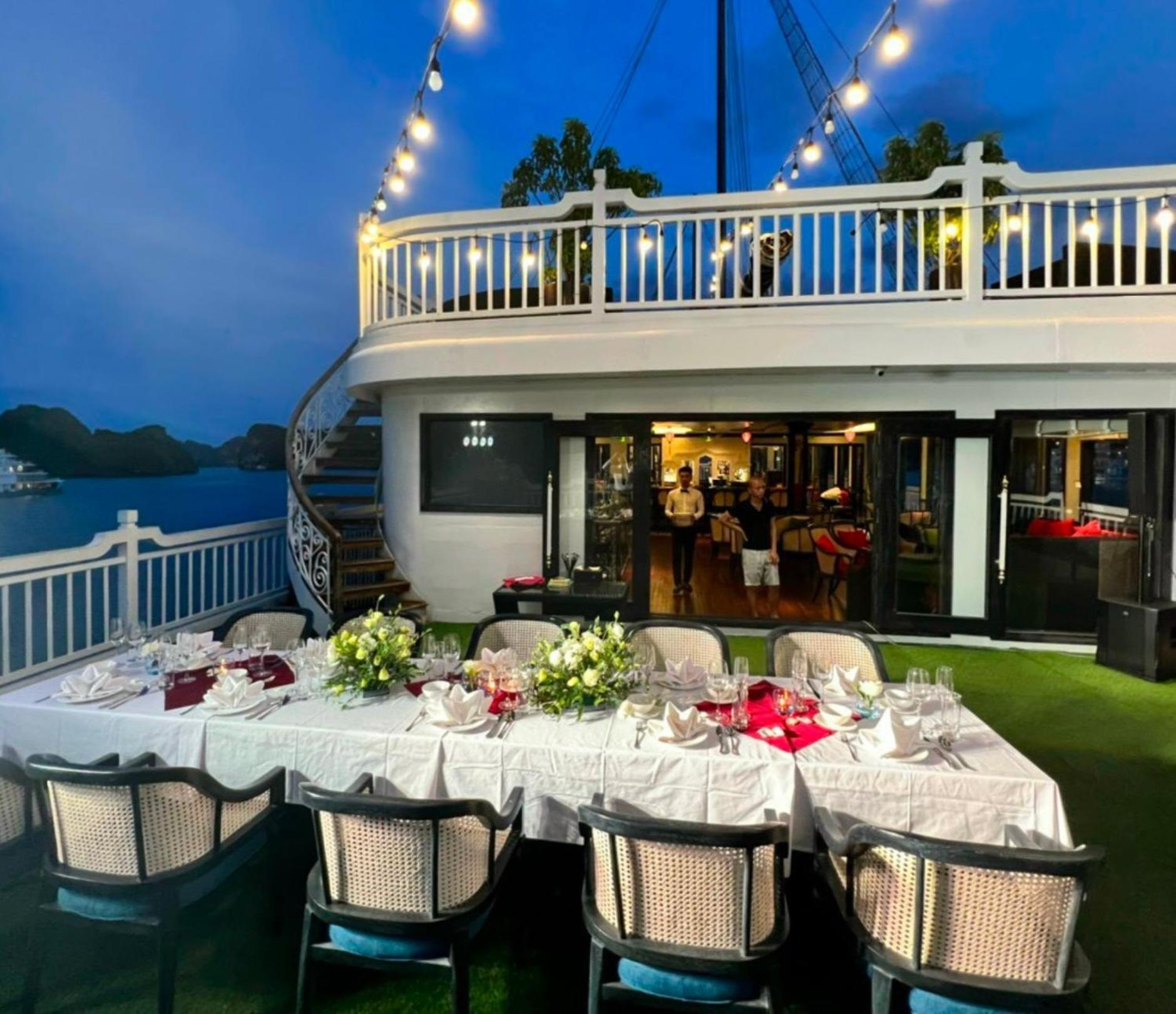 Lotus Elegance Cruise Hotel Ha Long Exterior photo