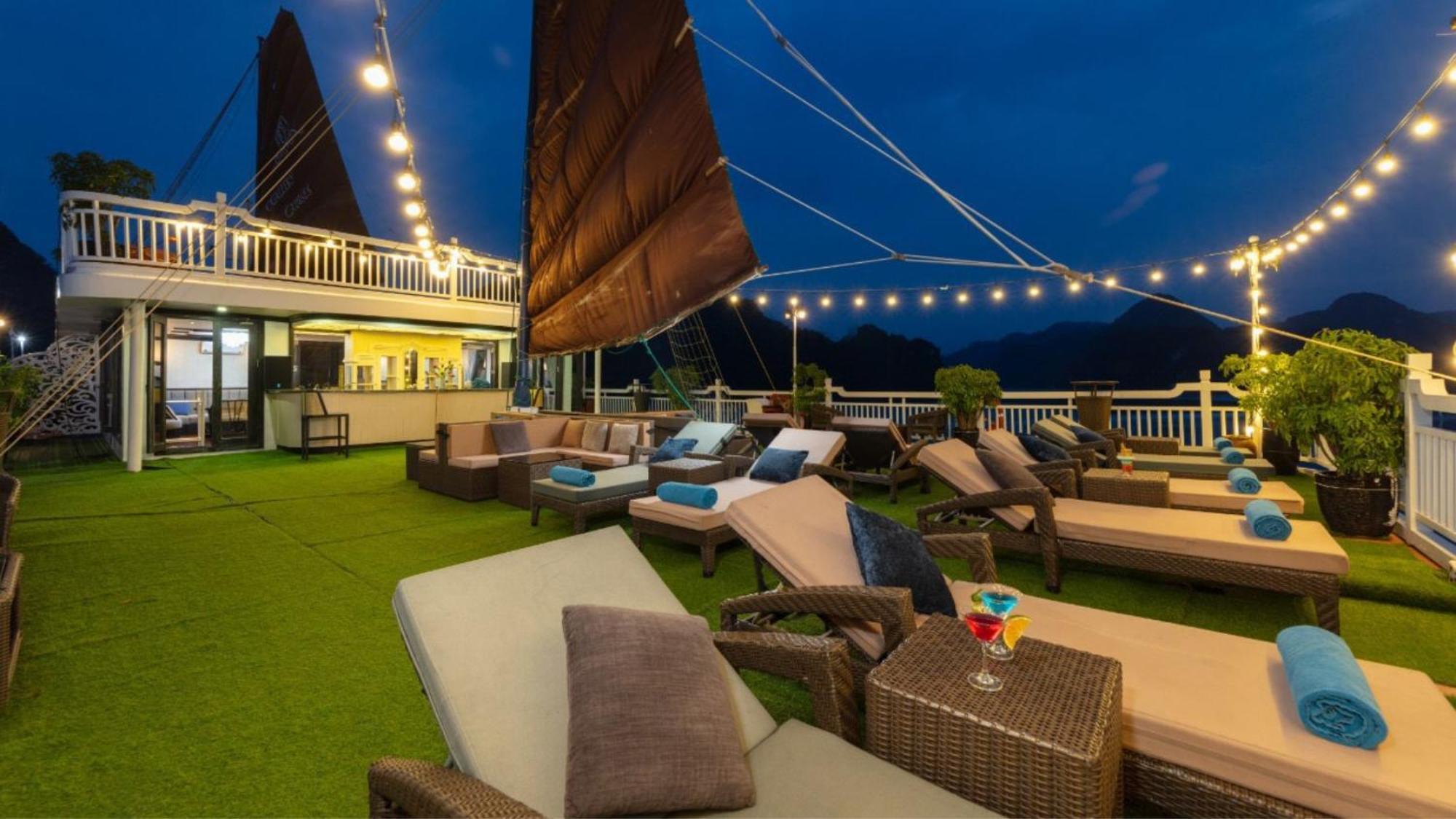 Lotus Elegance Cruise Hotel Ha Long Exterior photo